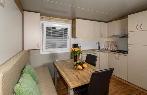 Cozy and Chic Little House with Pool Ivinj-1 Vodice - Foto 6