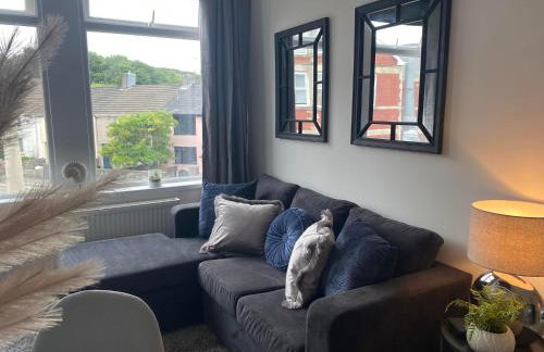 The Retreats 2 Kenfig Hill Pet Friendly 2 Bedroom Flat with King Size bed twin beds and sofa bed sleeps up to 5 people - Foto 1