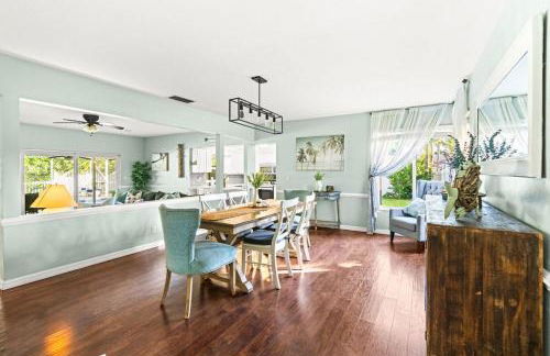 Heated PoolFire PitOutdoor KitchenCorn Hole - Foto 24