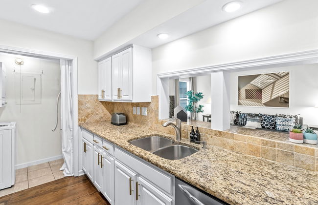 Juniper Furnished Apartments - Photo 72