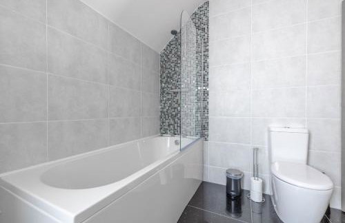 4BR House By Travel Lets Self Catering Accommodation Ballygowan With Near Belfast - Foto 47