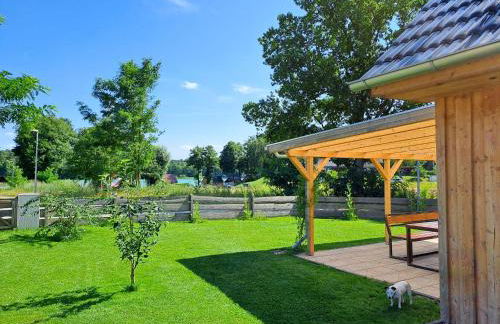 Haus am Seeufer mit Badestelle in 200m, große Sonnenterrasse, umzäunter Garten, Hunde willkommen - Foto 8