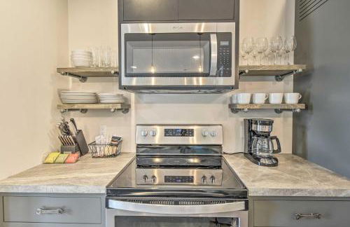 Elkhart Lake Townhome - 3 Mi to Road America! - Foto 7