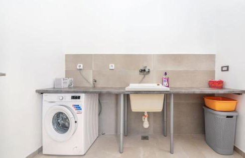 A lovely poolside villa in Krnica ideal for family - Foto 18