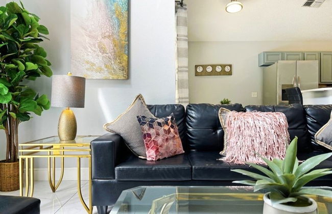 Madiera Magic 5 Bedroom Home by RedAwning - Photo 1