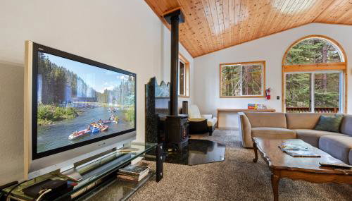 Truckee Pines Retreat - Game Room & Forest Views - Foto 3