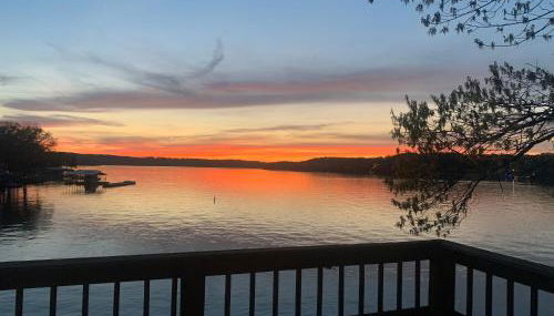 House on the WATER Lake of the Ozarks MO BIG DECK Swim Dock - Foto 2
