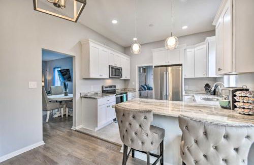 Bright Norfolk Home with Deck Less Than 3 Mi to Town! - Foto 8