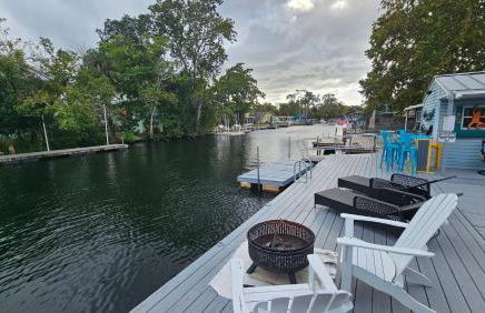 Wet Feet Retreat at Weeki Wachee, The Perfect Riverfront Escape - Foto 13