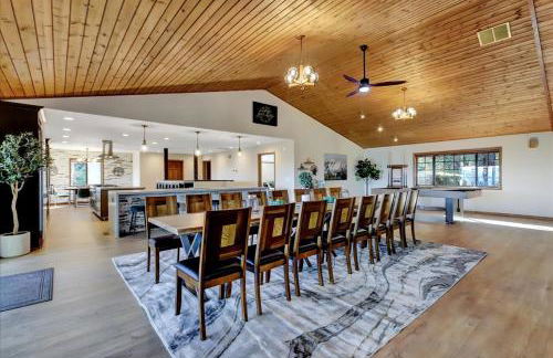 The Gathering Place! Sleeps 24, Lakeview, Game room - Foto 51