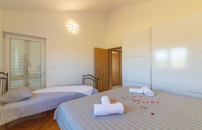 Idyllic Getaway Lovrec Villa With Pool - Foto 9