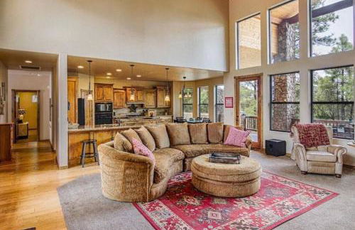 Torreon Family Cabin, Large Decks & Open Floorplan - Photo 16