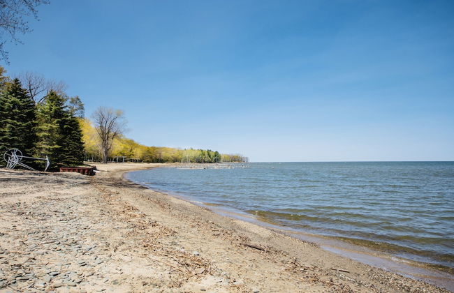 Amazing Lake House With Beach Access 4 Bedroom Home by RedAwning - Foto 55