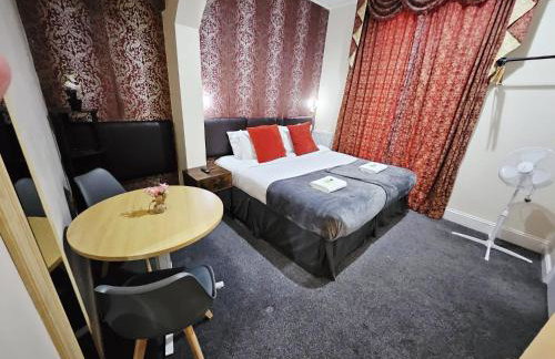 The Green Light House Studio 24 - Free Private Parking - Foto 13