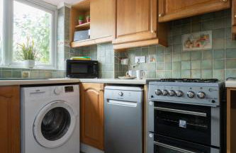 Spacious 5-bedroom home perfect for large groups - Foto 28