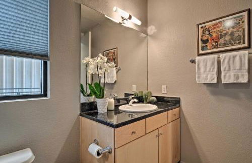 Urban Escape in SoLA with Private Patio! - Foto 24