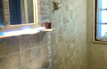 Bungalow 2 pièces, SDB, terrasse, Piscine de mai à octobre - Foto 6