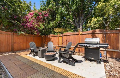 Midtown Gem with Secret Speakeasy - Foto 23