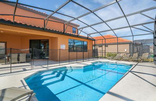 Large family friendly Vacation Home, Private Pool, Golf course location, Nr Orlando Disney Parks Florida - Photo 2