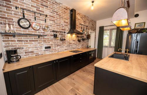 Villa Pietro with a heated Saltwater pool - Photo 50