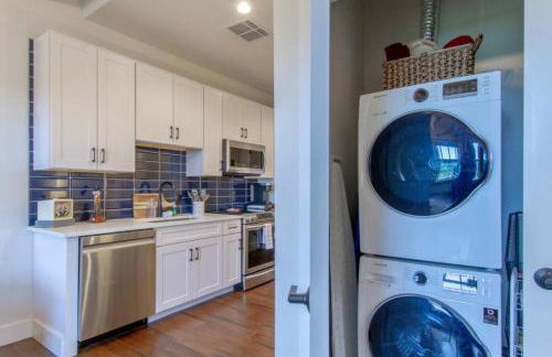Amazing Amenities and Location - 1 Bedroom Condo - Foto 10