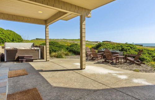 Breathtaking Views of the Pacific Ocean Rooftop Balcony Gourmet Kitchen and Hot Tub overlooking Golf Course - Foto 37
