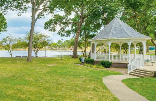 Walkable Barberton Apartment 9 Mi to Akron! - Foto 1