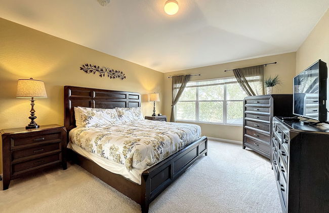 This Amazing 6 Bedroom Property With a Lake View - Foto 23