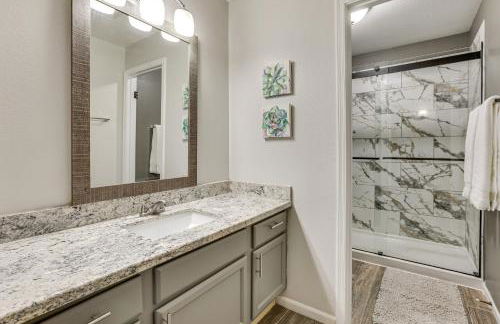 Game Room and Backyard Oasis Avondale Group Getaway - Foto 21