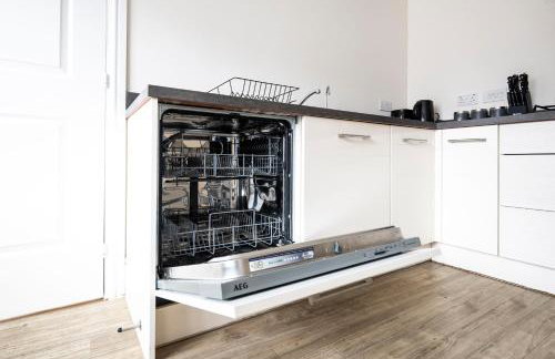 LUX Contractor & Family Haven - Parks x2, Sleeps 9 - Foto 31