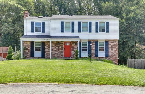 15 Mi to Pittsburgh WFH-Friendly Home with Deck - Foto 3