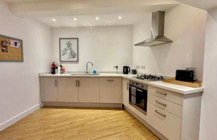 24 CLIFF APARTMENT-3 BED-GROUND FLOOR-SEA VIEWS - Photo 6