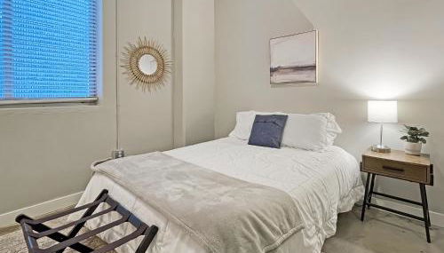 Modern Industrial Apartment with Skywalk - Photo 2