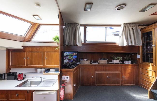 Luxury Boat in Port Forum - Photo 15