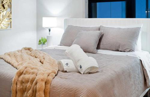 Steps from the Lake Edgewater Modern 2BD 2BA - Photo 15