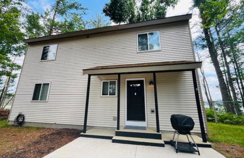 Gaylord Lakefront Cabin w Private Dock Fire Pit - Foto 18