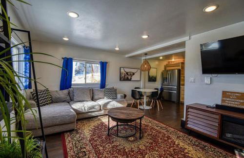 The Hilltop Haven 2bd Suite and Pet Friendly - Foto 2