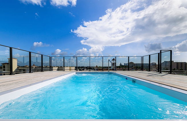 Luxury 2-bedroom Condo Right on the Strip in Palm Beach - Foto 21