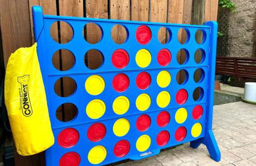 The Banksy-Free Parking -4 bedroom w King bed- Firepit Rooftop near United Center - Foto 20