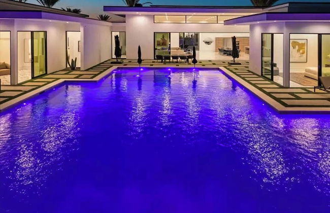 Sleeps 20 7-bedroom Villa w/ Pool, Putting Green & Hot Tub Bravo Villa #11 by Avantstay - Foto 10