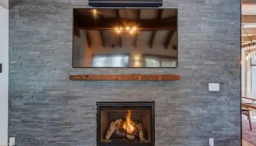 Extra Spacious 2BR Cabin w Office and Outdoor Deck - Foto 2