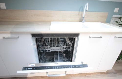 Verdun Centre - Full climatisation - 3 chambres - 7 couchages - 10 personnes - Parking Proche - Terrain 800m2 - Balnéothérapie - Air de jeux extérieurs - TOP CONFORT - Géré par PrestaZen'Services - Photo 14