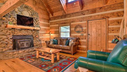 Luxe Dog-Friendly Cabin with Hot Tub and Game Room - Foto 5