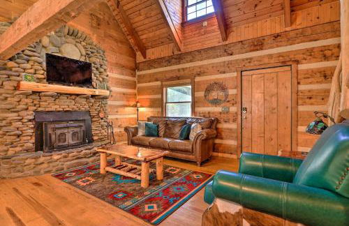 Luxe Dog-Friendly Cabin with Hot Tub and Game Room - Foto 5
