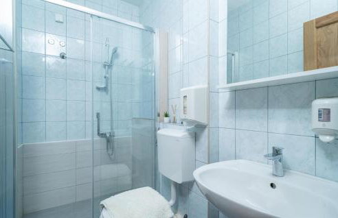 Lovely Apartment In Dubrovnik With Wifi - Photo 28