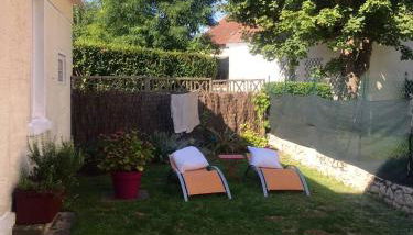 kerwatt - Grande et belle maison de ville avec jardin, proche centre et mer - Photo 4, Garden, sunbed, Garden view