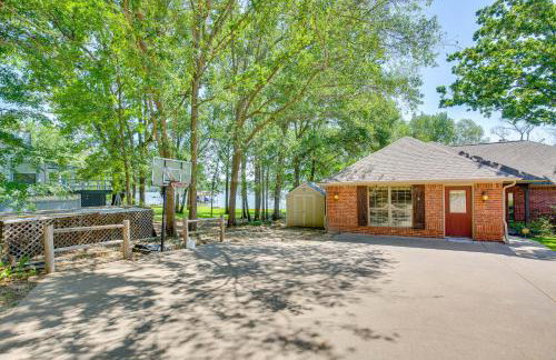 Views and Private Dock Lakefront Eustace House! - Foto 38