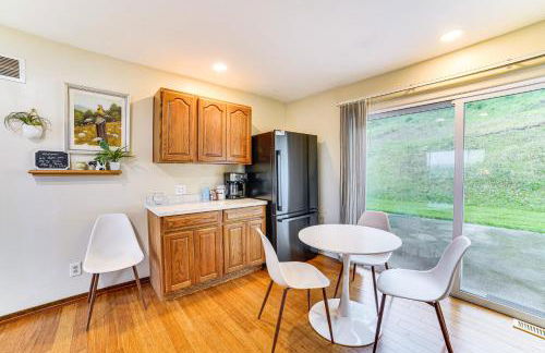 Watch the Sunrise at this Quaint Lake-View Cottage - Foto 10