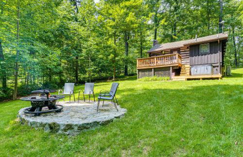 Hot Tub and Deck Cabin Hideaway in Brown County - Foto 21