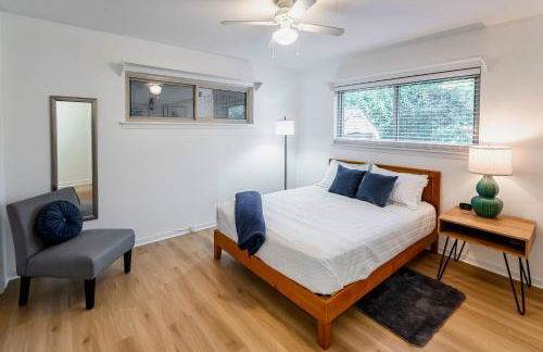 1 Mi to Campus! Creekside Austin Home with Game Room - Foto 10